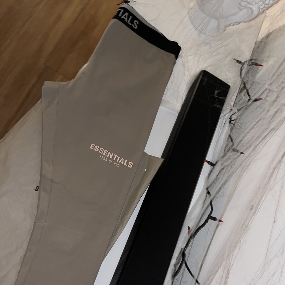 Essential women leggings Size M